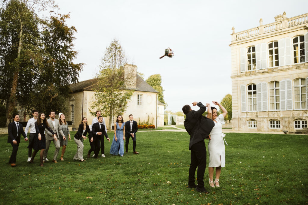 Mariage lancé de bouquet